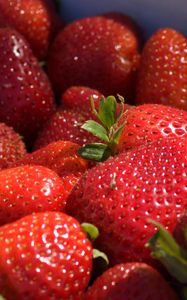 Preview wallpaper strawberries, berries, ripe, sweet