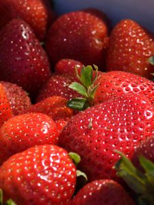 Preview wallpaper strawberries, berries, ripe, sweet