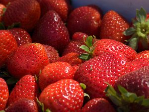 Preview wallpaper strawberries, berries, ripe, sweet