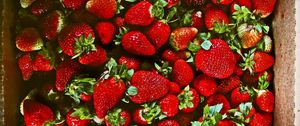 Preview wallpaper strawberries, berries, ripe, juicy