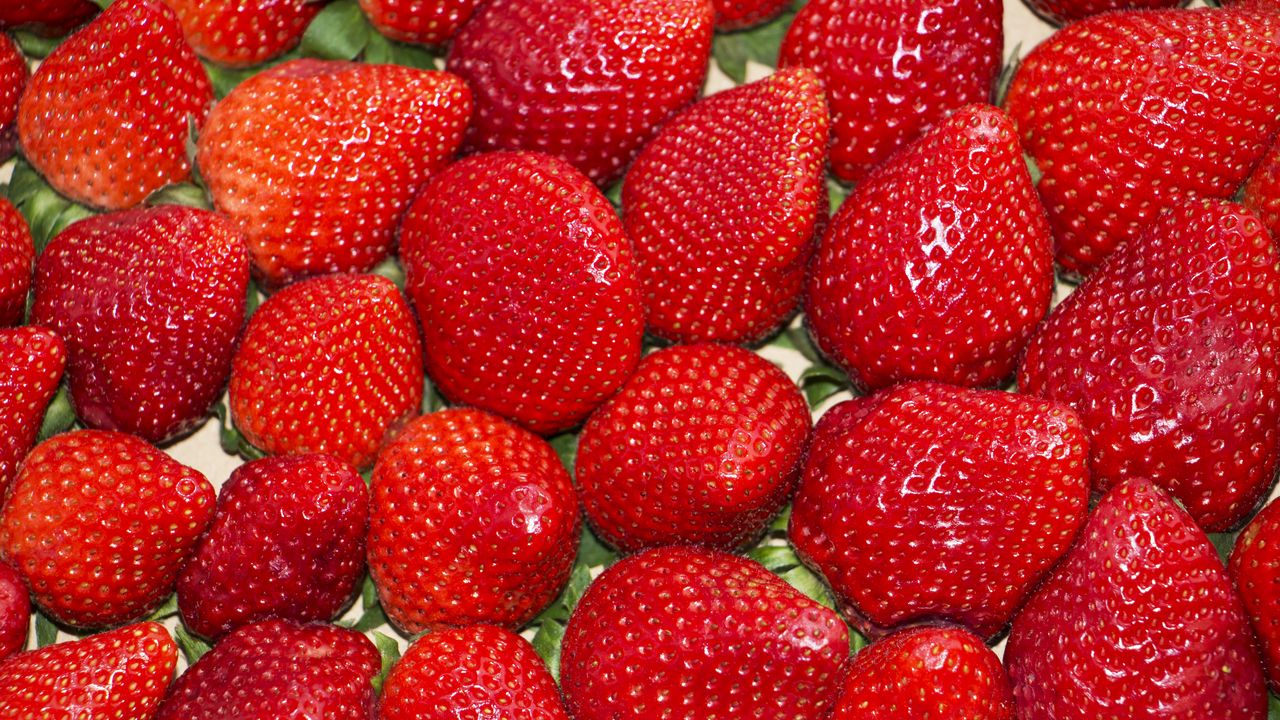 Wallpaper strawberries, berries, ripe