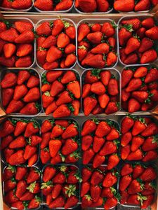 Preview wallpaper strawberries, berries, ripe, baskets