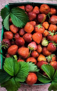 Preview wallpaper strawberries, berries, ripe, summer