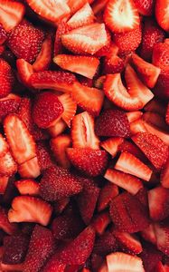 Preview wallpaper strawberries, berries, slices, red, ripe