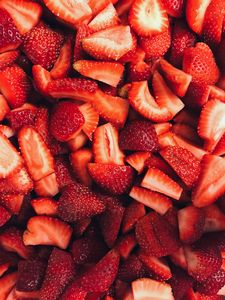 Preview wallpaper strawberries, berries, slices, red, ripe