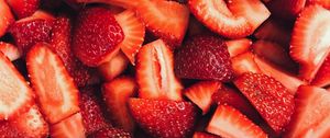 Preview wallpaper strawberries, berries, slices, red, ripe