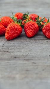 Preview wallpaper strawberries, berries, surface