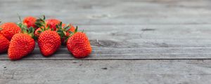 Preview wallpaper strawberries, berries, surface