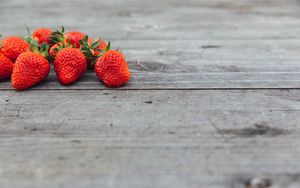 Preview wallpaper strawberries, berries, surface