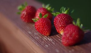 Preview wallpaper strawberries, berries, surface, wood