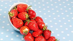 Preview wallpaper strawberries, berry, fruit, glass
