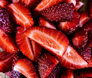 Preview wallpaper strawberries, berry, slices, fruit