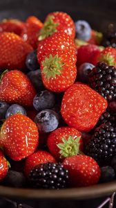 Preview wallpaper strawberries, blackberries, blueberries, berries, food