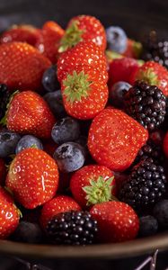 Preview wallpaper strawberries, blackberries, blueberries, berries, food