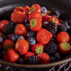 Preview wallpaper strawberries, blackberries, blueberries, berries, food