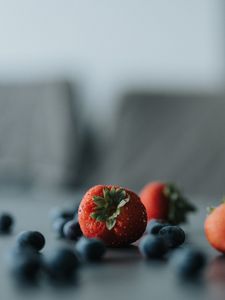 Preview wallpaper strawberries, blueberries, berries, blur