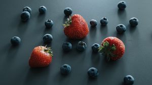 Preview wallpaper strawberries, blueberries, berries, food