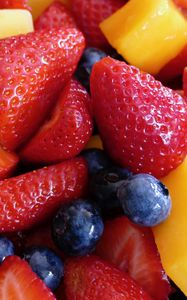 Preview wallpaper strawberries, blueberries, berries, juicy