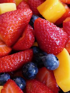 Preview wallpaper strawberries, blueberries, berries, juicy