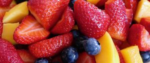 Preview wallpaper strawberries, blueberries, berries, juicy