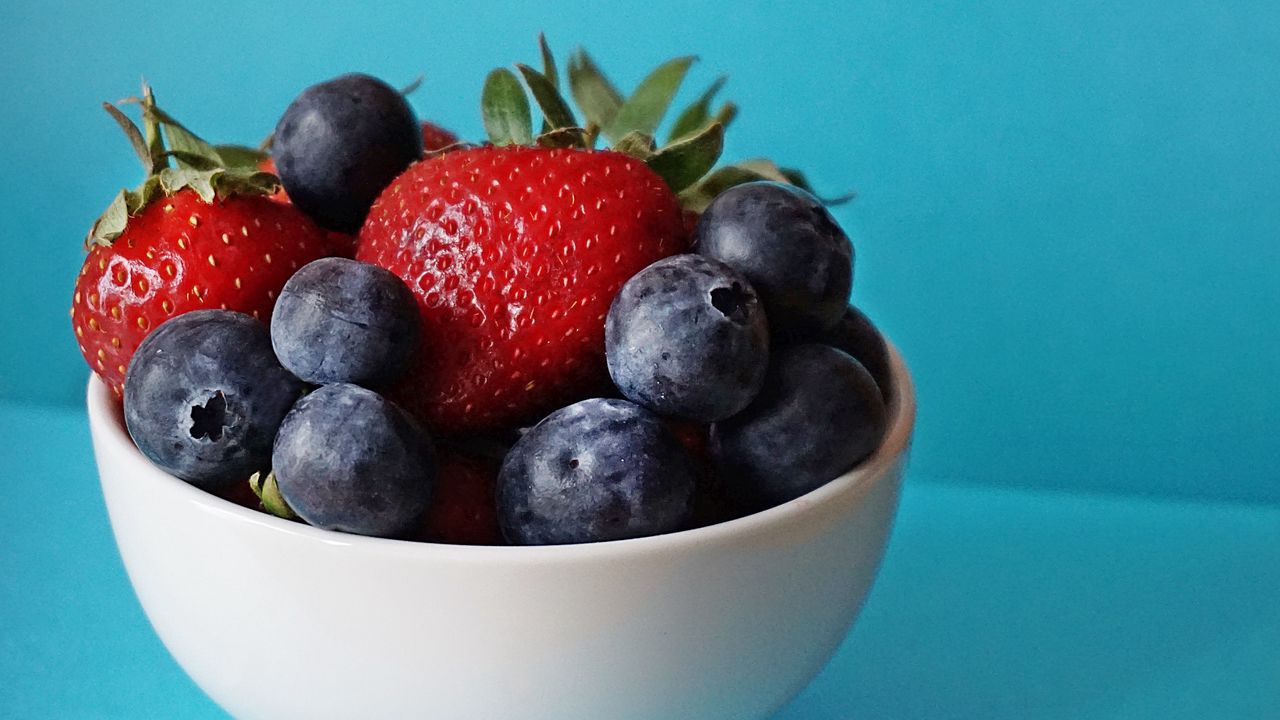 Wallpaper strawberries, blueberries, berries, bowl