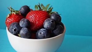 Preview wallpaper strawberries, blueberries, berries, bowl