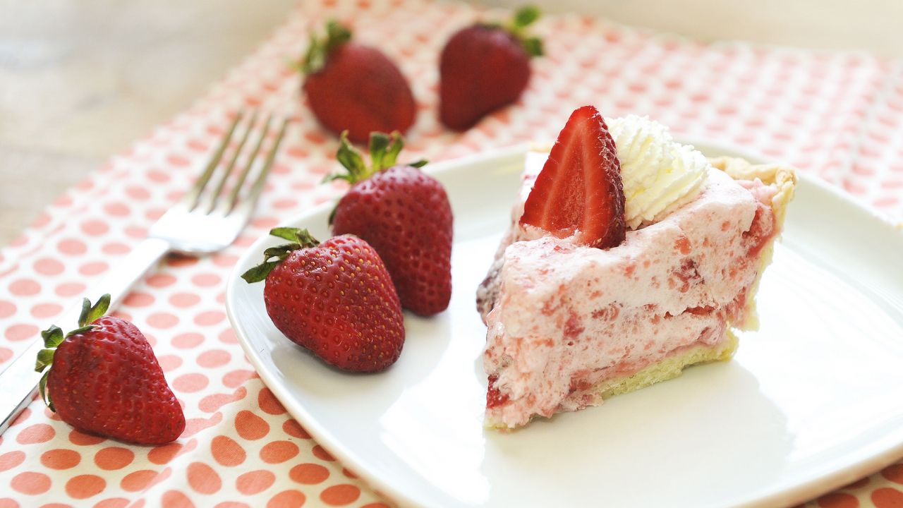 Wallpaper strawberries, cake, plate, fork, dessert