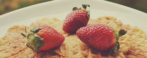 Preview wallpaper strawberries, food, berries