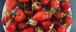 Preview wallpaper strawberries, fruits, berry, texture