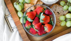 Preview wallpaper strawberries, fruits, bread, cream, breakfast