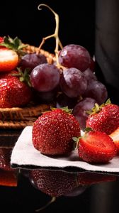 Preview wallpaper strawberries, grapes, food, tasty