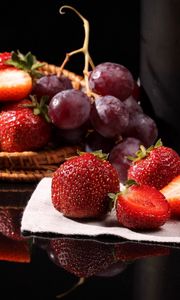 Preview wallpaper strawberries, grapes, food, tasty