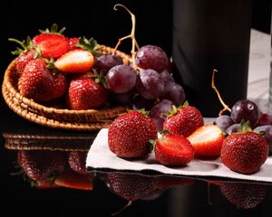 Preview wallpaper strawberries, grapes, food, tasty