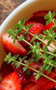 Preview wallpaper strawberries, herb, bowl, berry