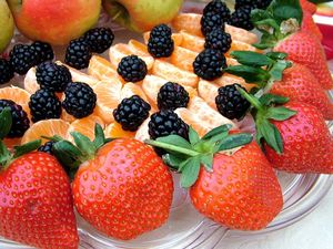 Preview wallpaper strawberries, mandarins, blackberries, apples