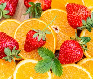 Preview wallpaper strawberries, orange, fruits, berry, slices