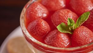 Preview wallpaper strawberries, pudding, dessert