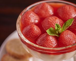 Preview wallpaper strawberries, pudding, dessert