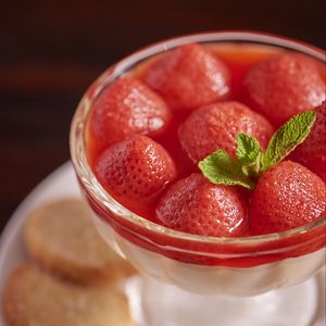 Preview wallpaper strawberries, pudding, dessert