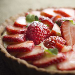 Preview wallpaper strawberries, slices, pie, dessert