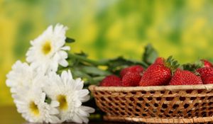 Preview wallpaper strawberry, basket, berries, flowers