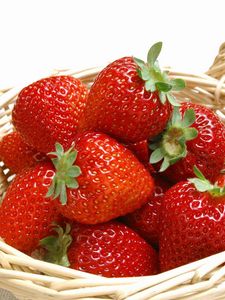 Preview wallpaper strawberry, basket, ripe, fresh