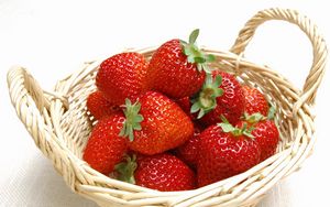 Preview wallpaper strawberry, basket, ripe, fresh