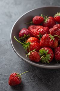 Preview wallpaper strawberry, berries, fruit, red, bowl