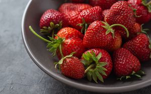 Preview wallpaper strawberry, berries, fruit, red, bowl