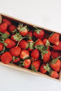 Preview wallpaper strawberry, berries, fruit, box, red