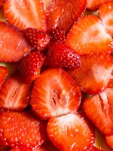 Preview wallpaper strawberry, berries, fruit, ripe, red