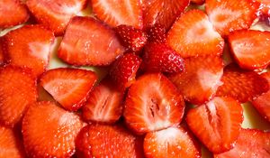 Preview wallpaper strawberry, berries, fruit, ripe, red