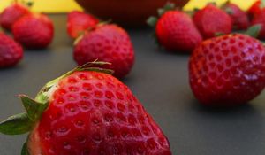 Preview wallpaper strawberry, berries, fruit, bowl, fresh