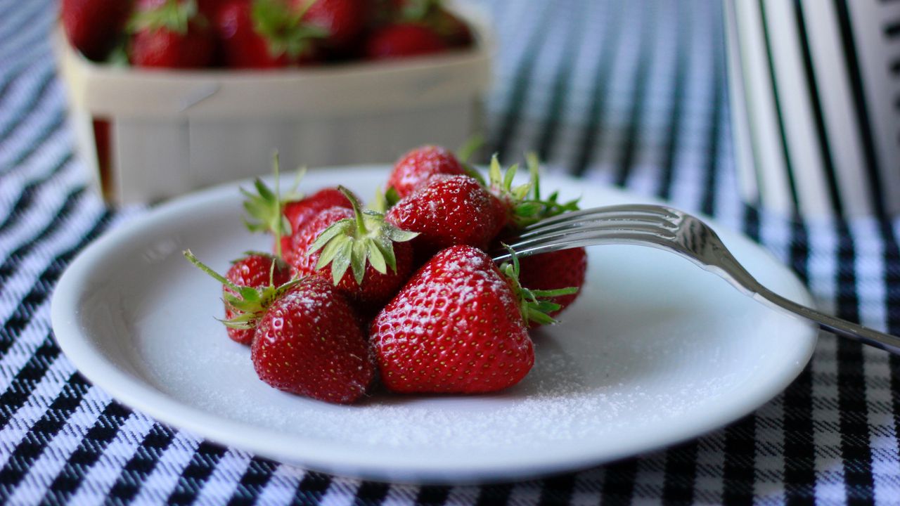 Wallpaper strawberry, berries, plate, fork